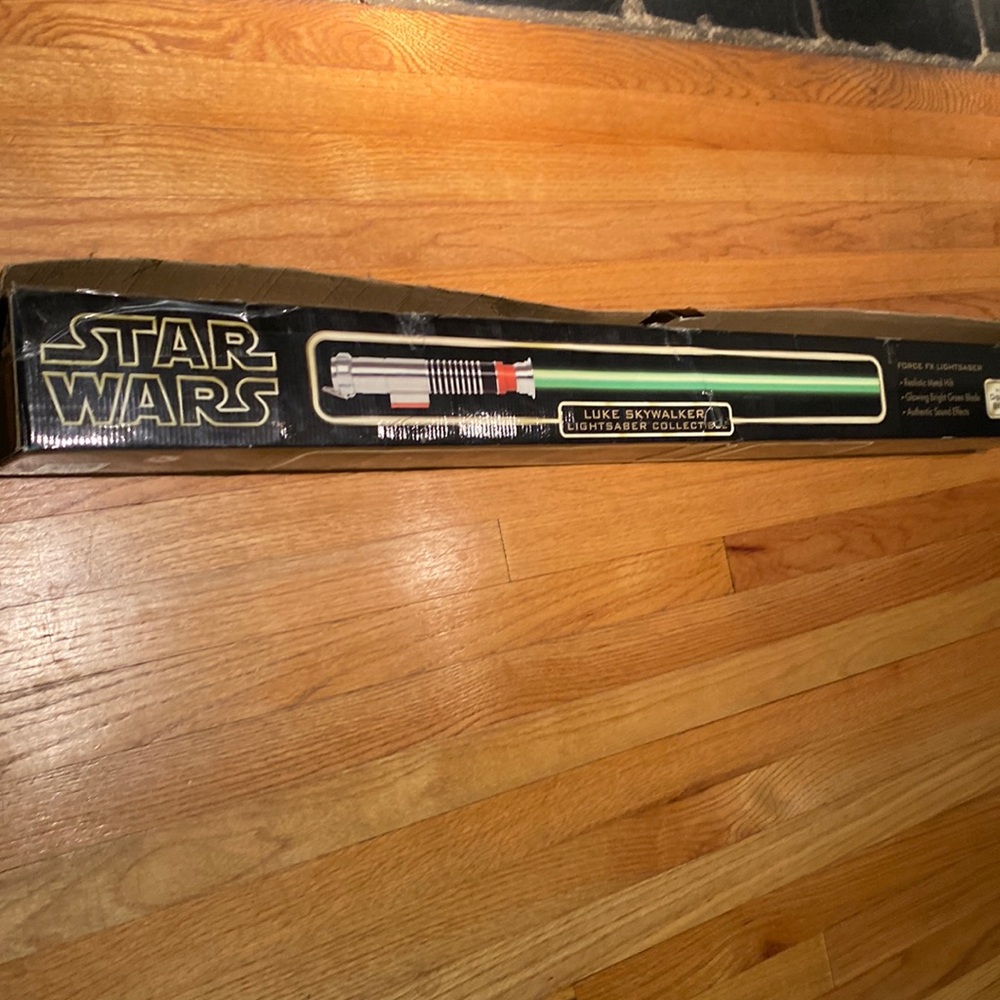 Green Light Saber- Luke Skywalker
